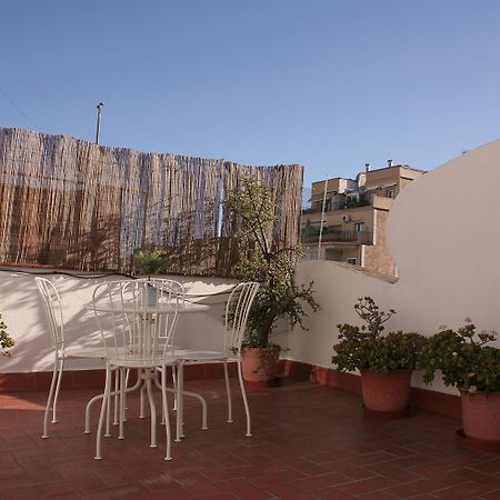 Lovely Apartment With A Terrace Барселона Екстер'єр фото